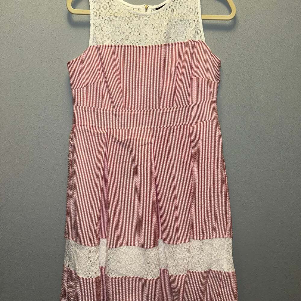 SZ 8 NINA LEONARD SEERSUCKER DRESS